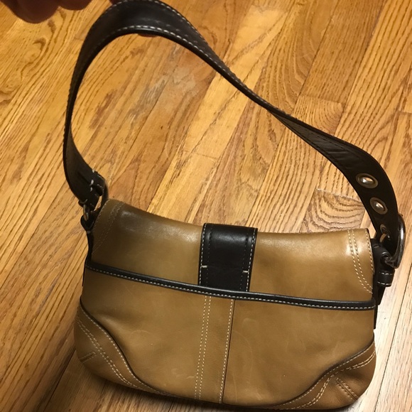 Coach hobo style purse - Picture 5 of 5